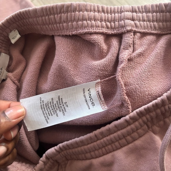 Vince Essential Jogger - Picture 10 of 13